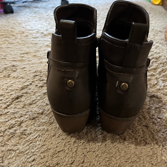 Guess Booties - Picture 4 of 9